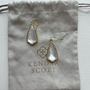 kendra scott white and gold earrings